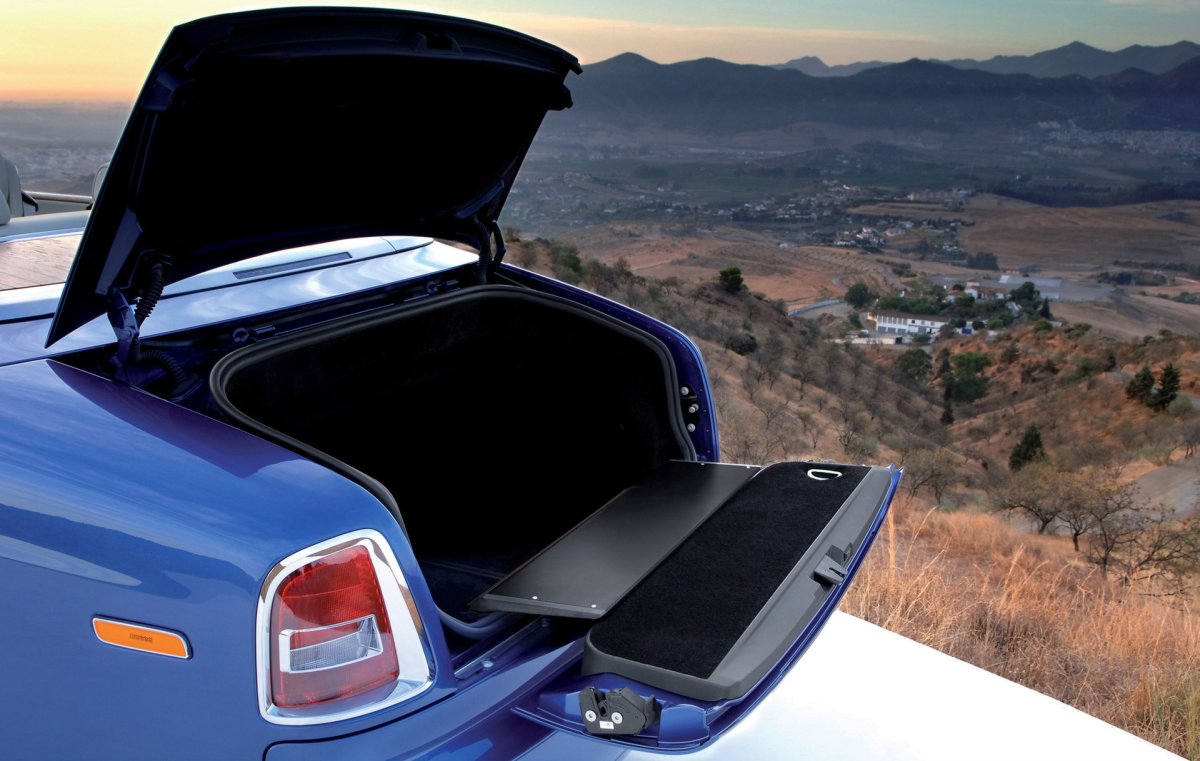 Rolls Royce Dawn багажник