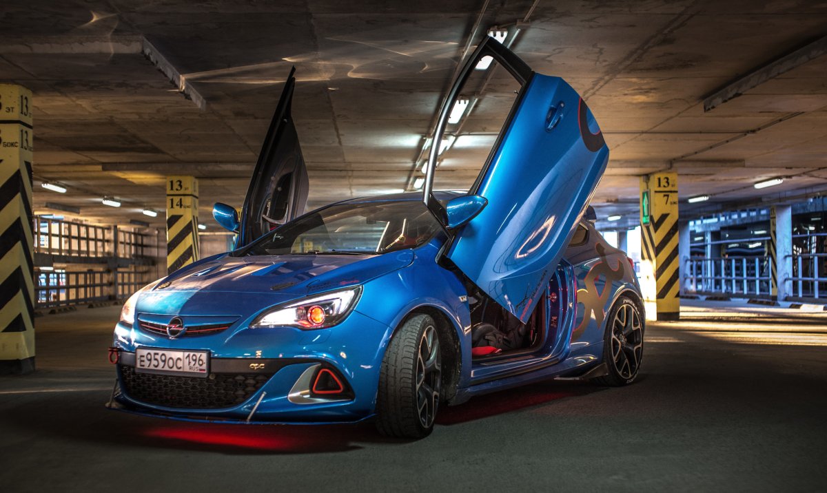 Opel Astra OPC дверь