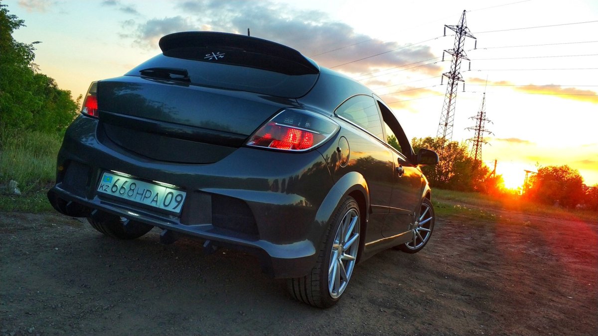 Opel Astra GTC 2008 обвес