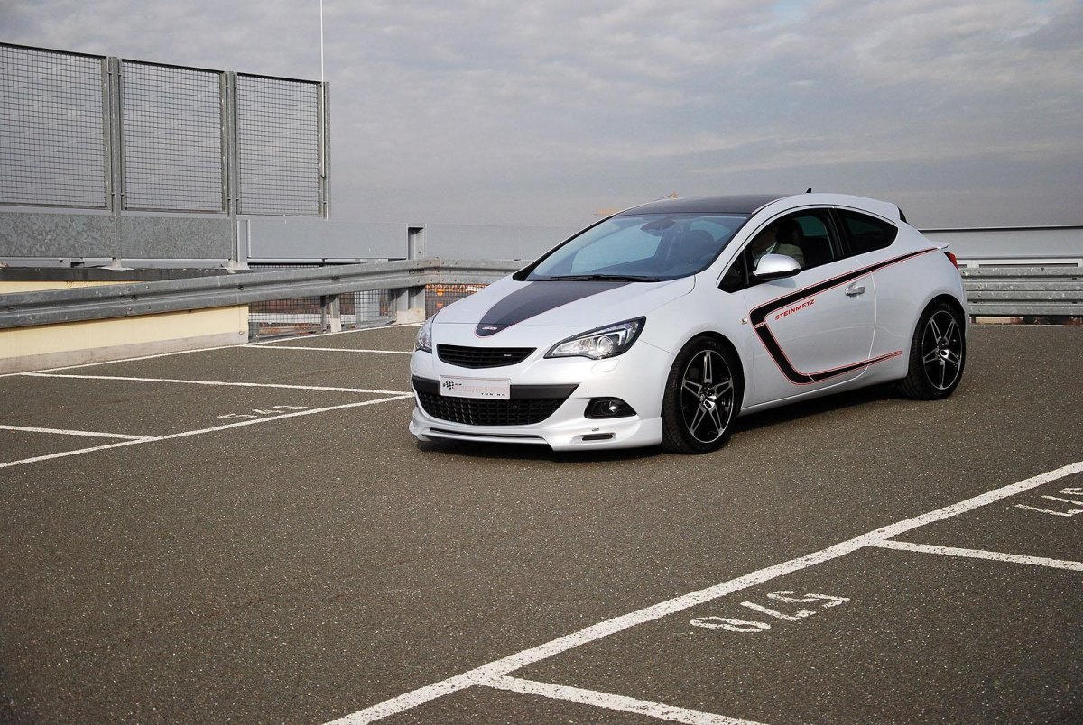Opel Astra GTC 2011