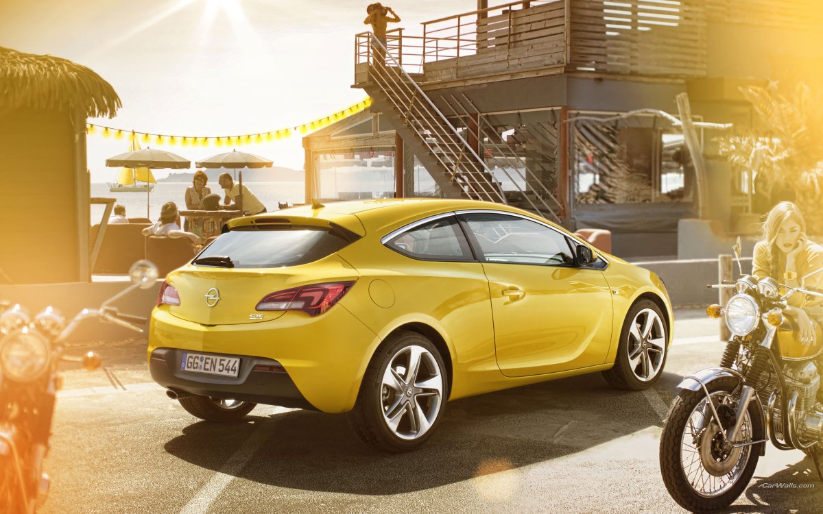 Opel Astra GTC 2011