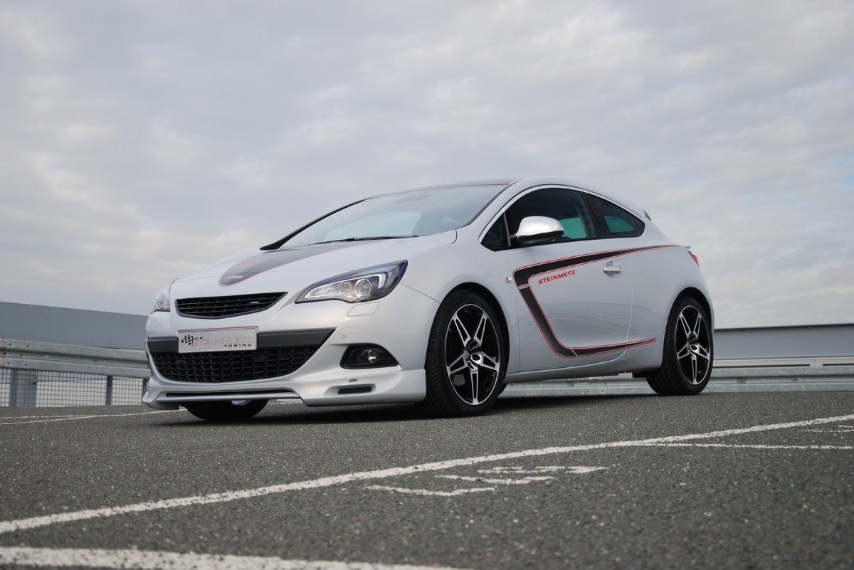 Опель Астра GTC 2020