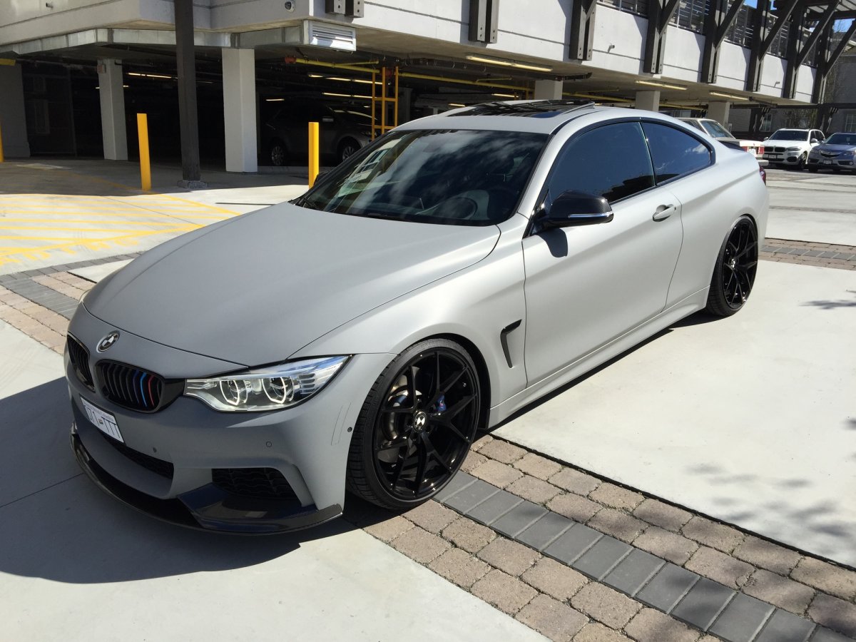 BMW 7 цвет Nardo Grey