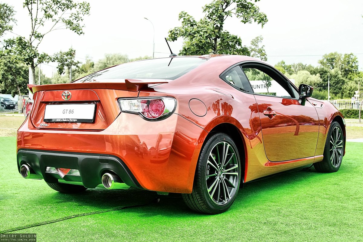 Toyota gt86 Gold