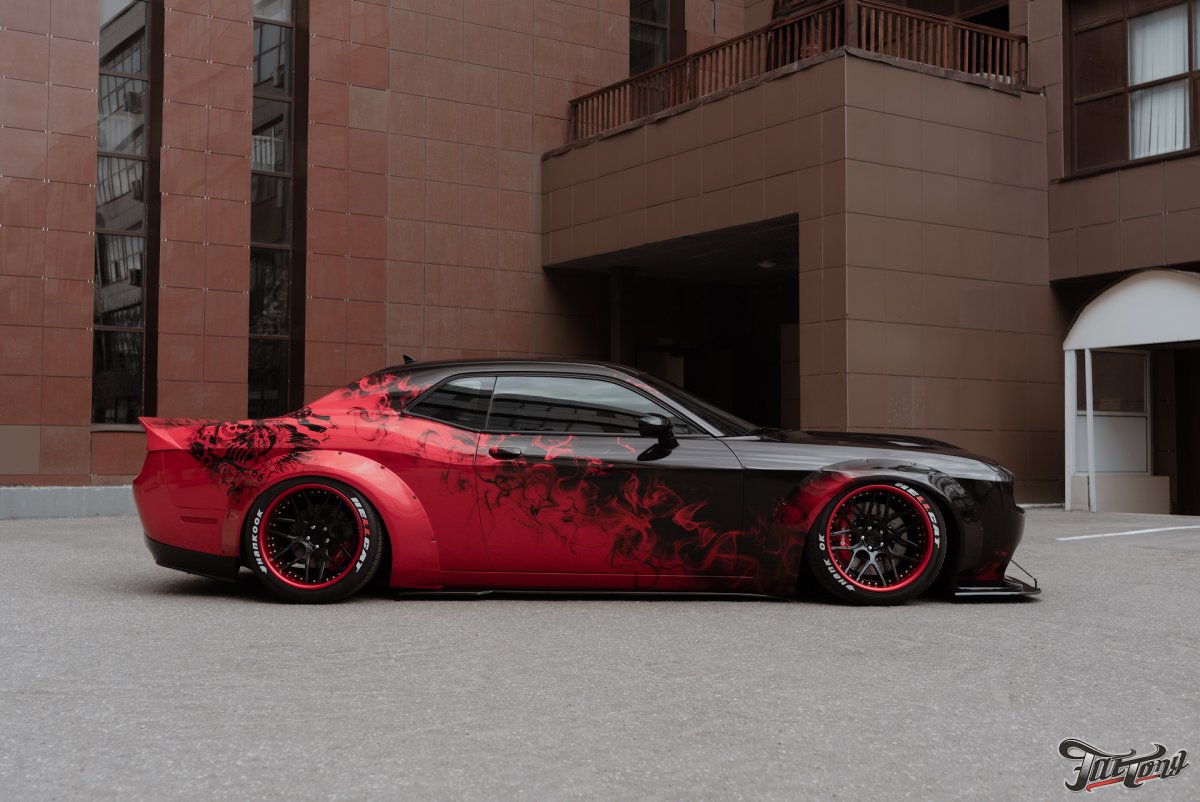 Додж Челленджер Hellcat Liberty walk