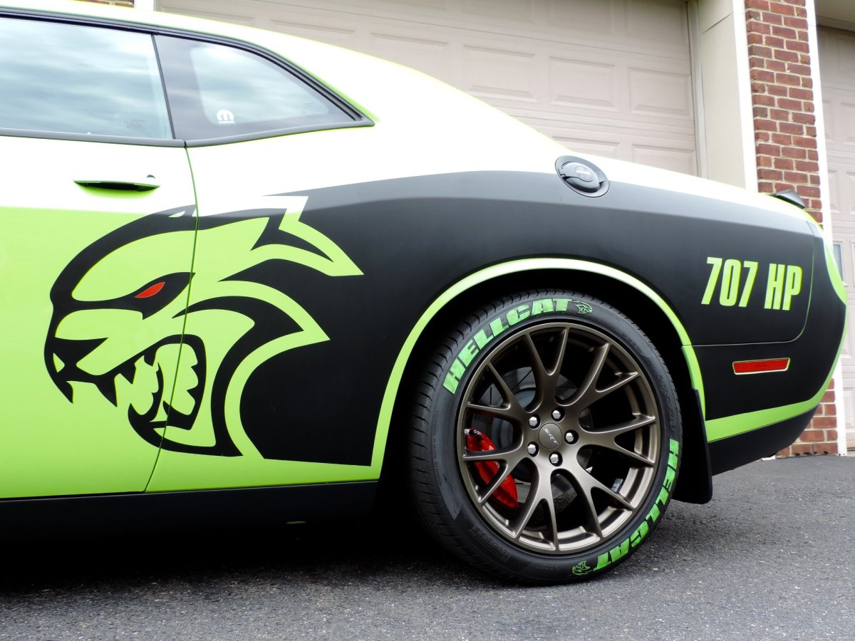 Dodge srt Hellcat винил