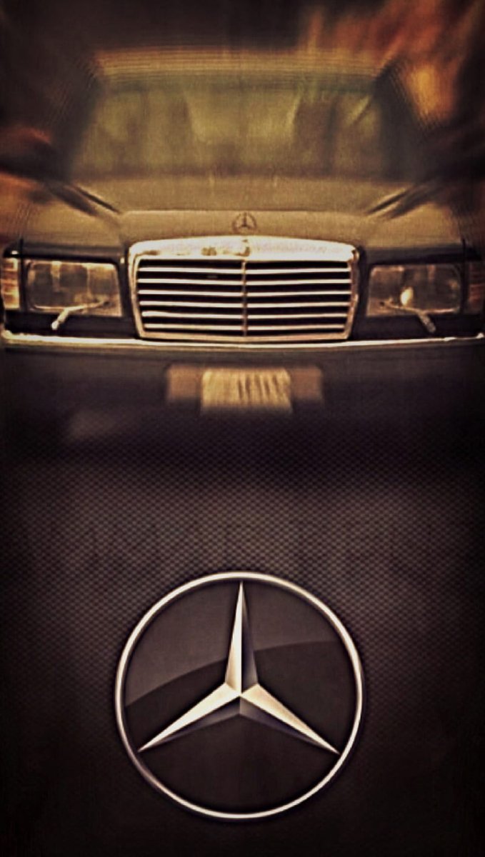 Черный знак Мерседес w124