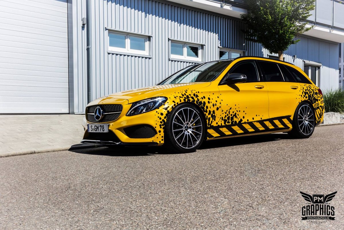 Mercedes Benz AMG c63 желтый