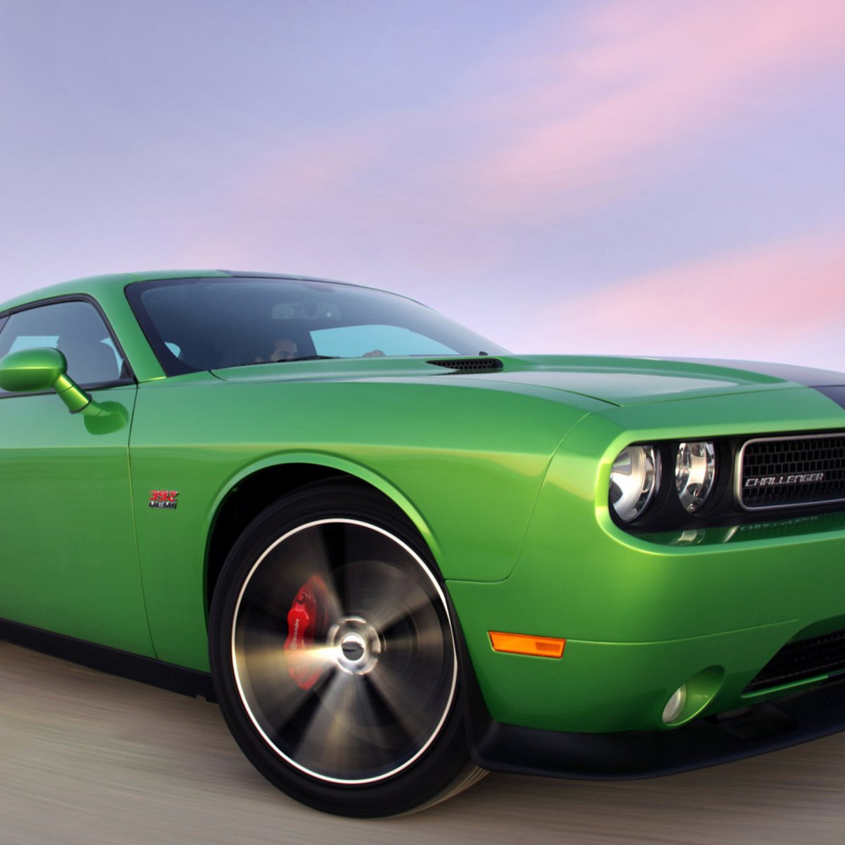 Dodge Challenger srt8 зелёный