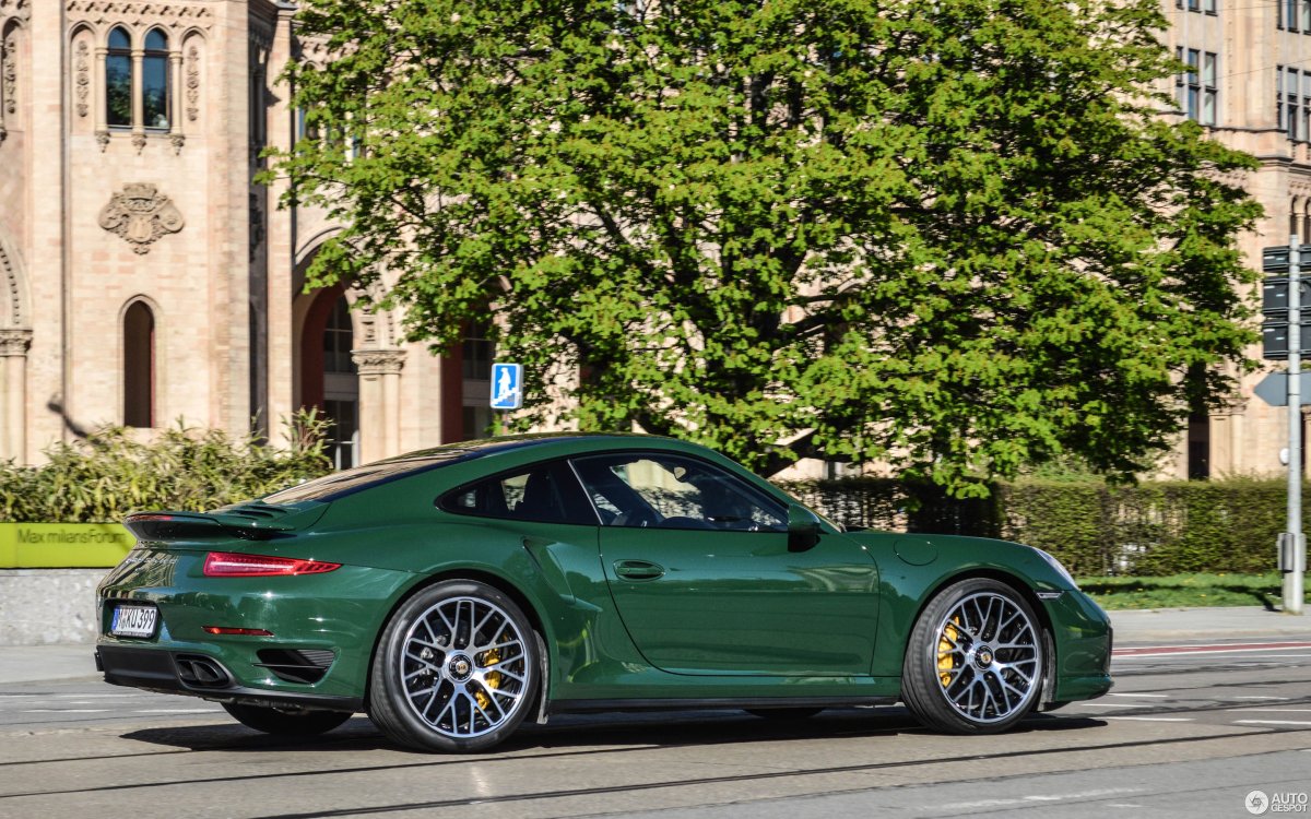 Porsche 911 Turbo s зеленый
