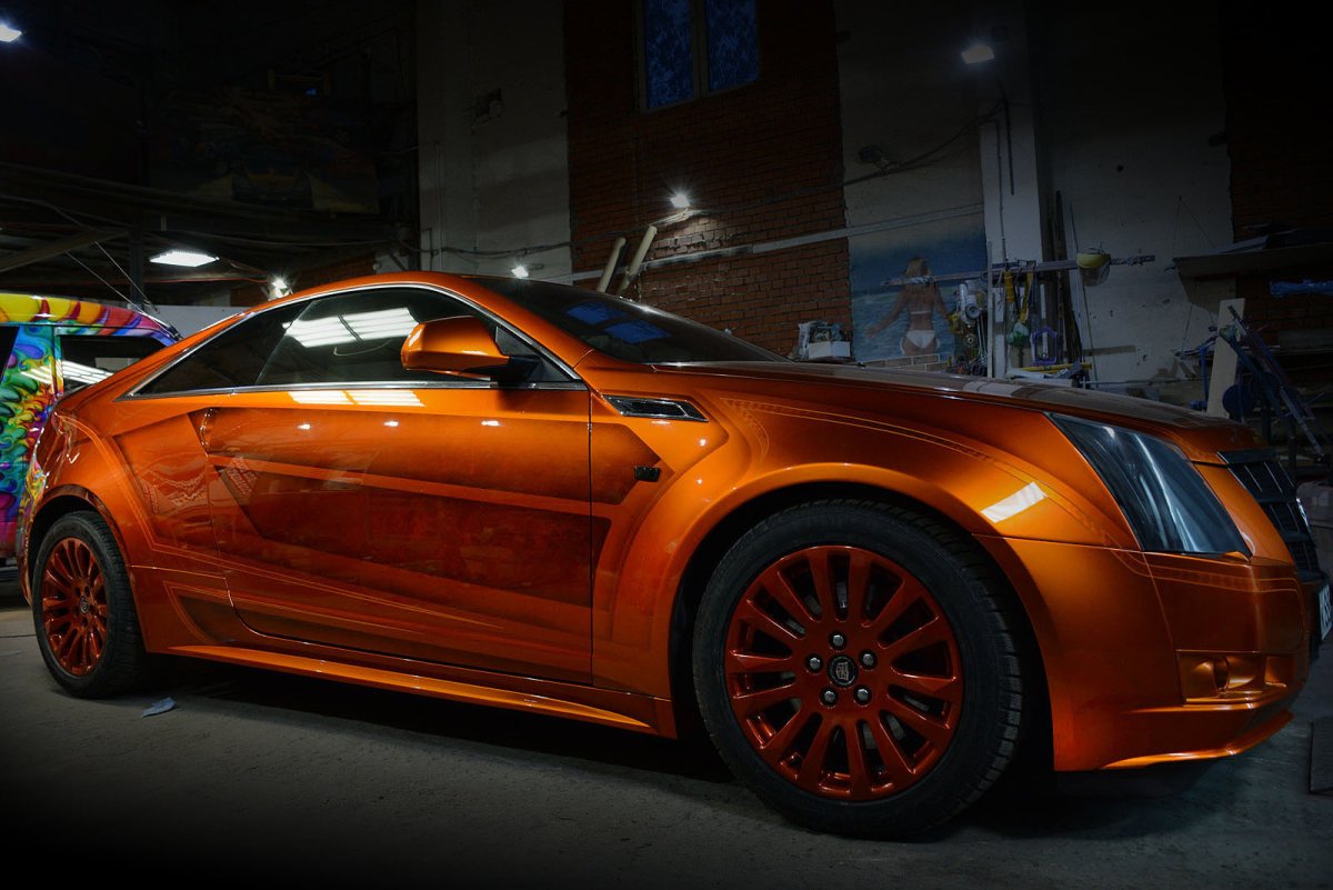 Cadillac CTS оранжевый