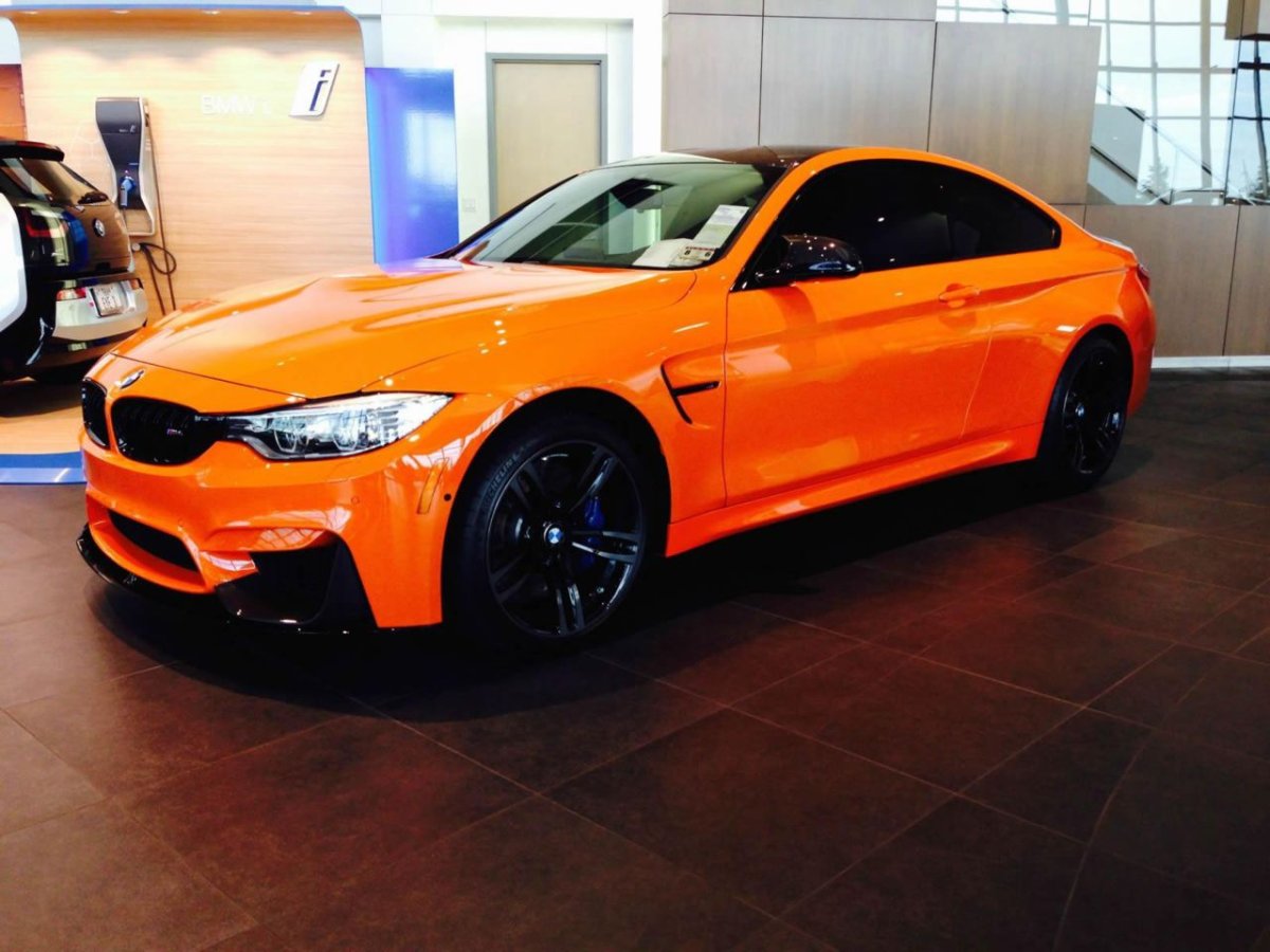 BMW f30 оранжевая