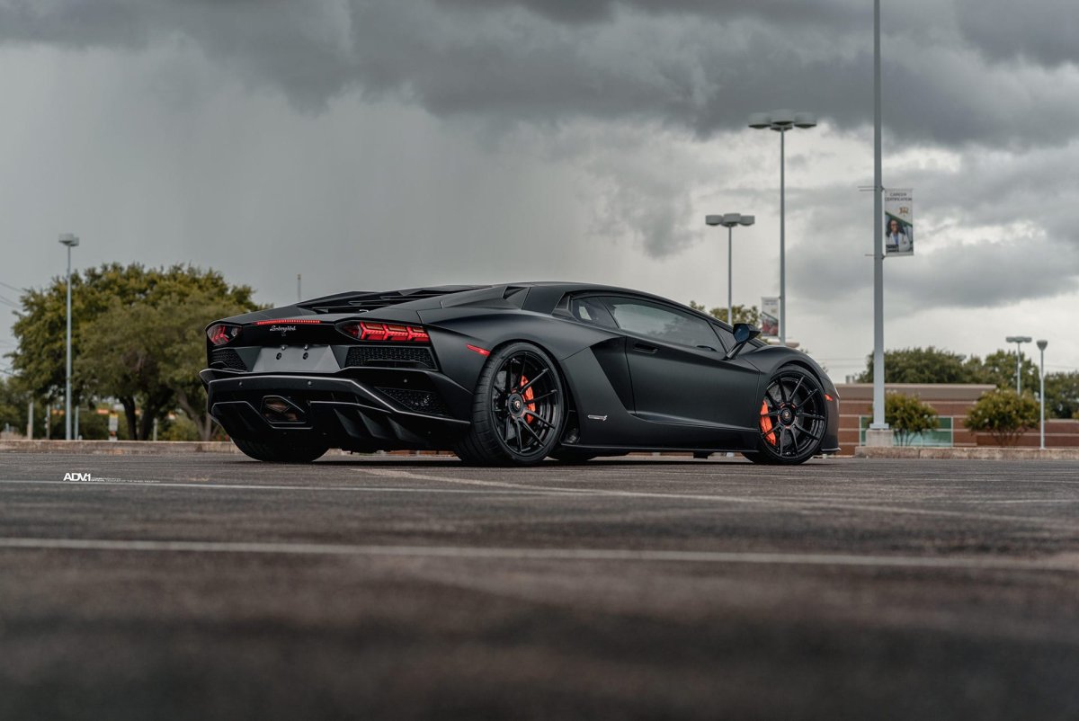 Lamborghini Aventador s черный матовый