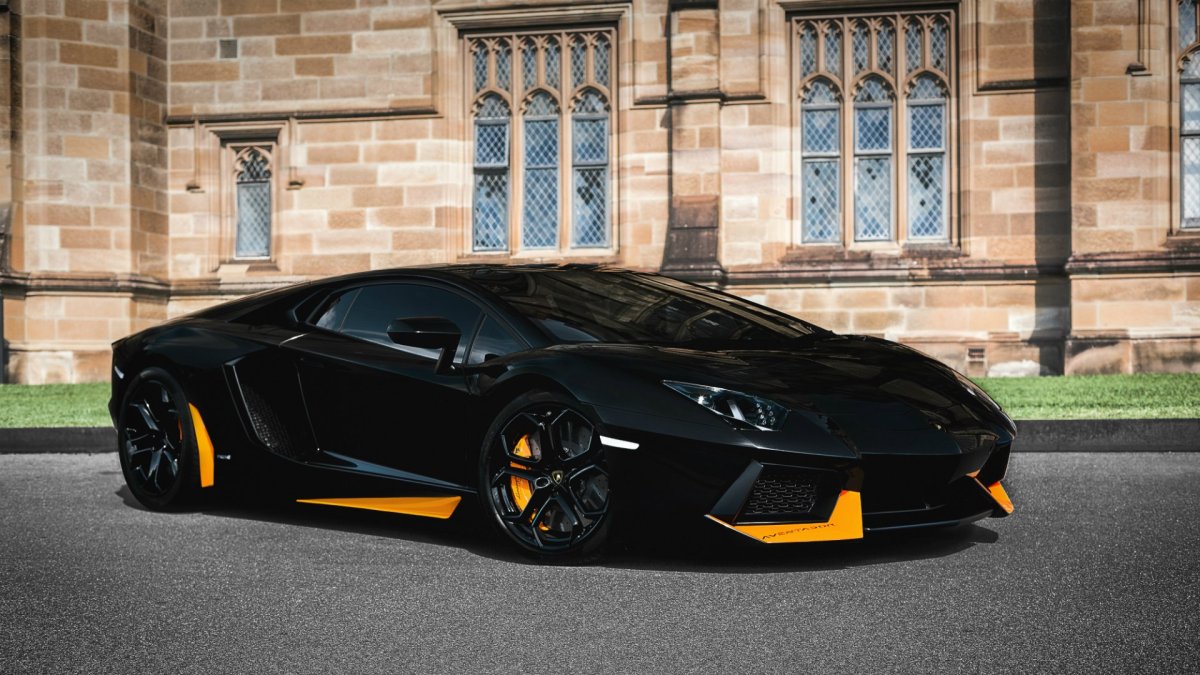 Lamborghini Aventador lp700 черная сзади