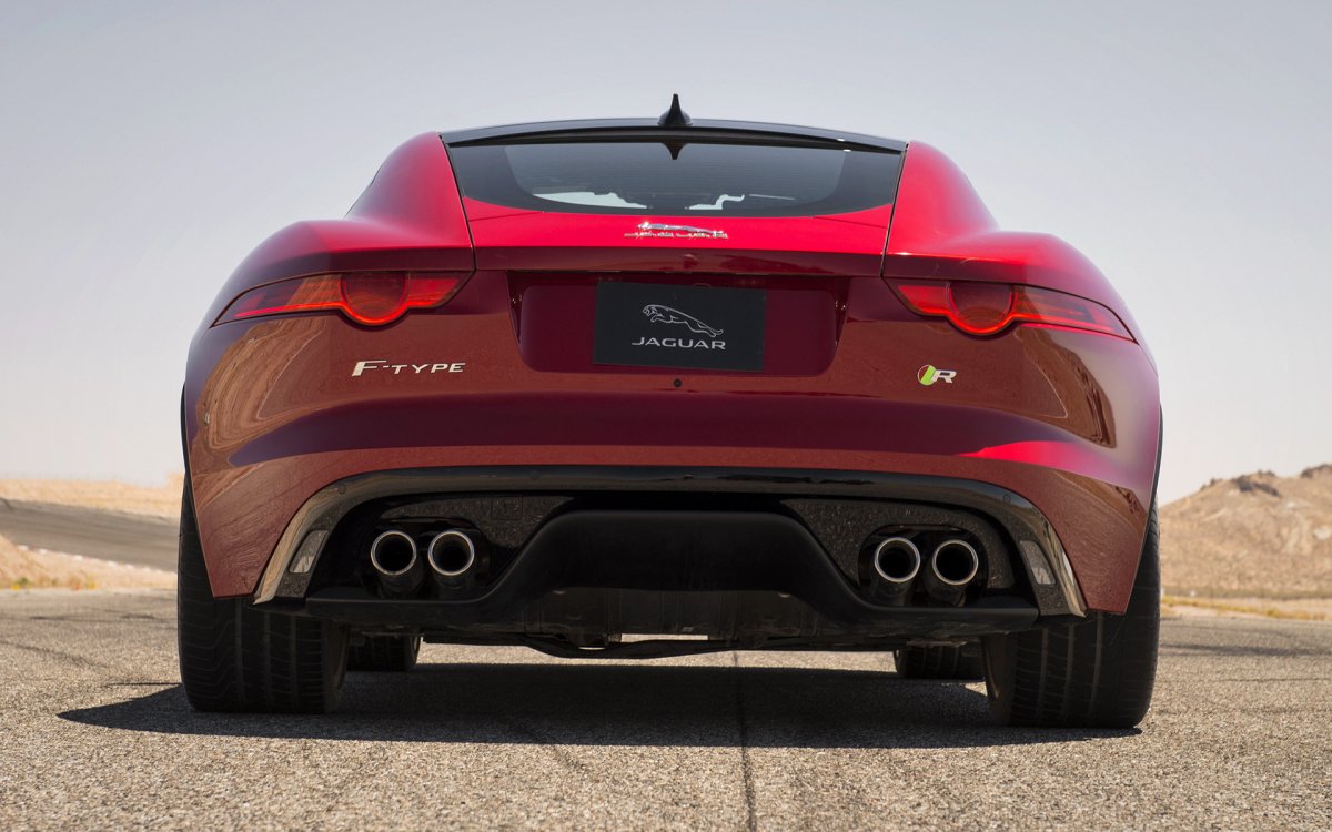 Ягуар f Type сзади