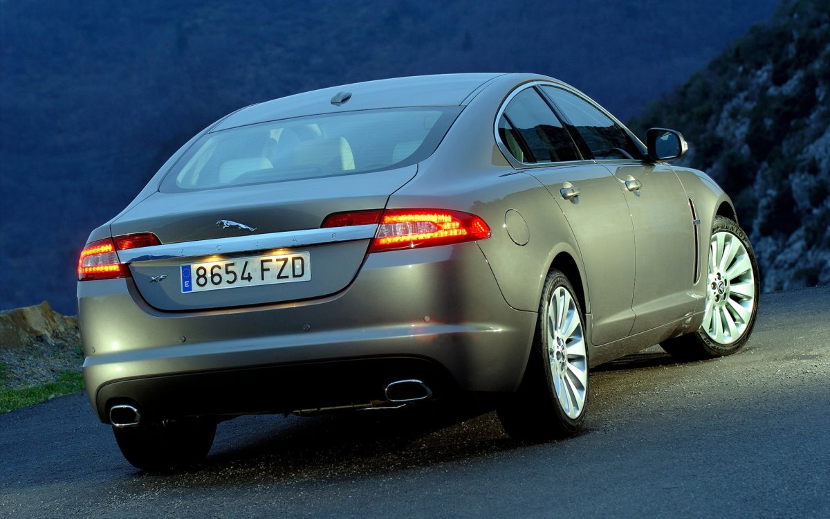 Ягуар XF 2008