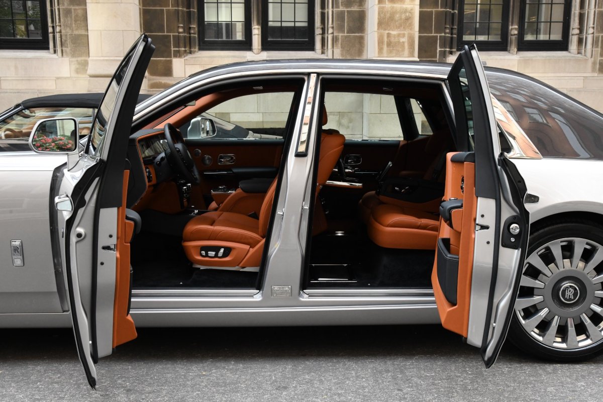 Rolls Royce Ghost двери