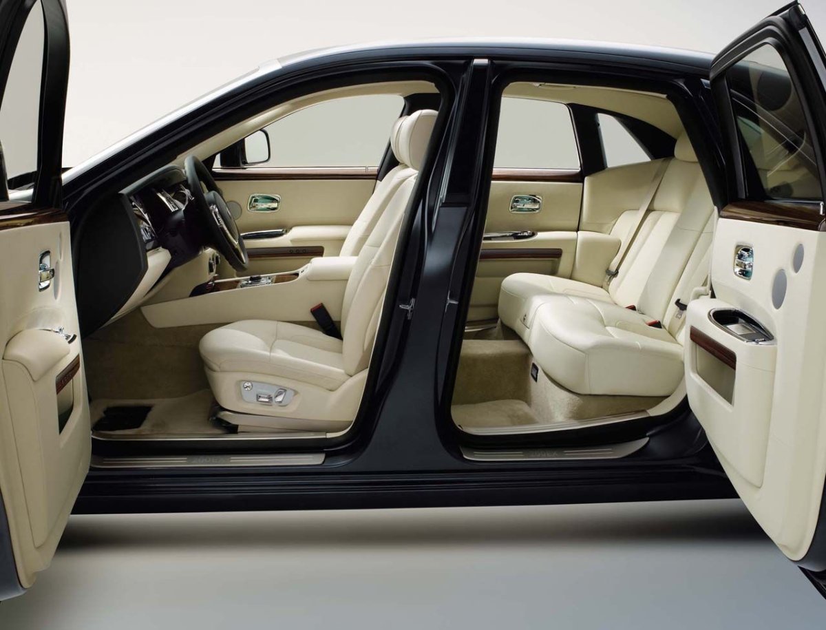 Rolls Royce Ghost двери