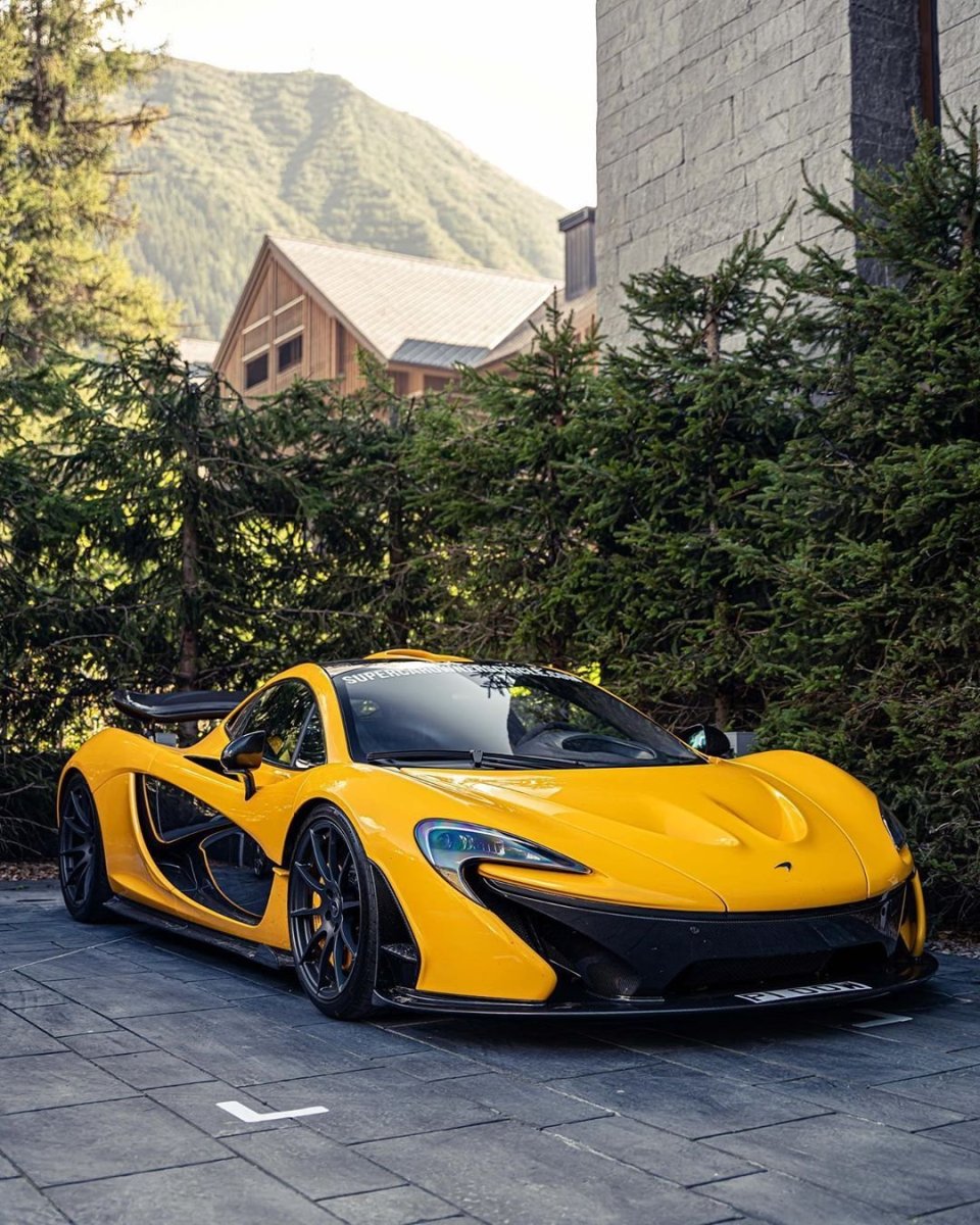 Спорткар MCLAREN p1