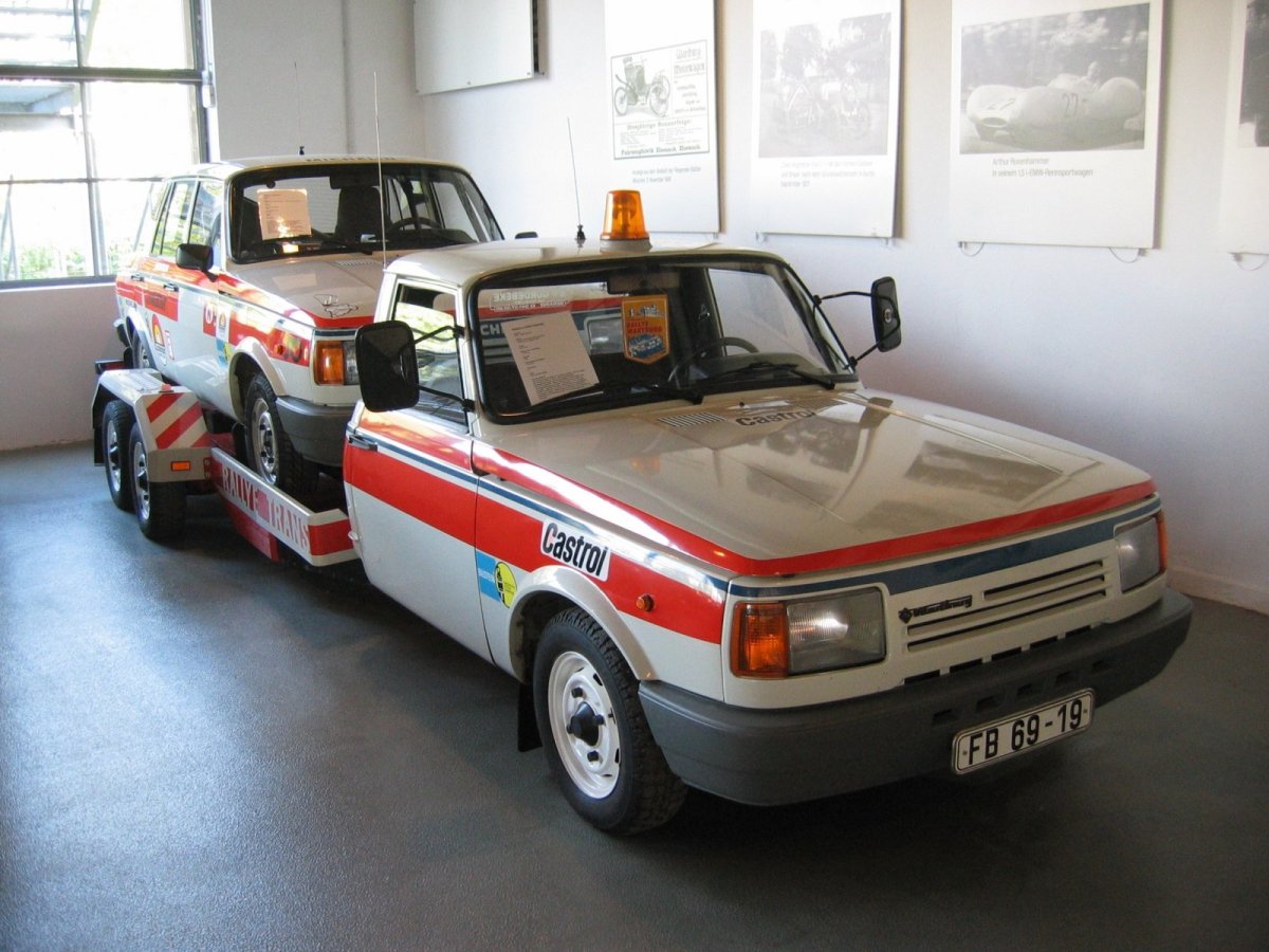 Автомобиль Wartburg 353