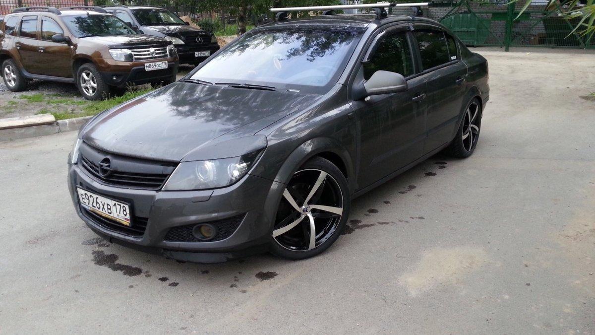 Opel Astra h седан