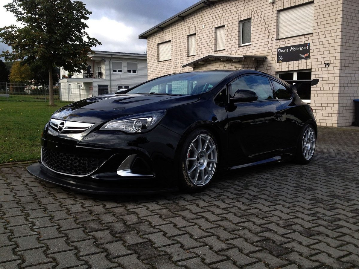 Astra Opel GTC чёрная OPC