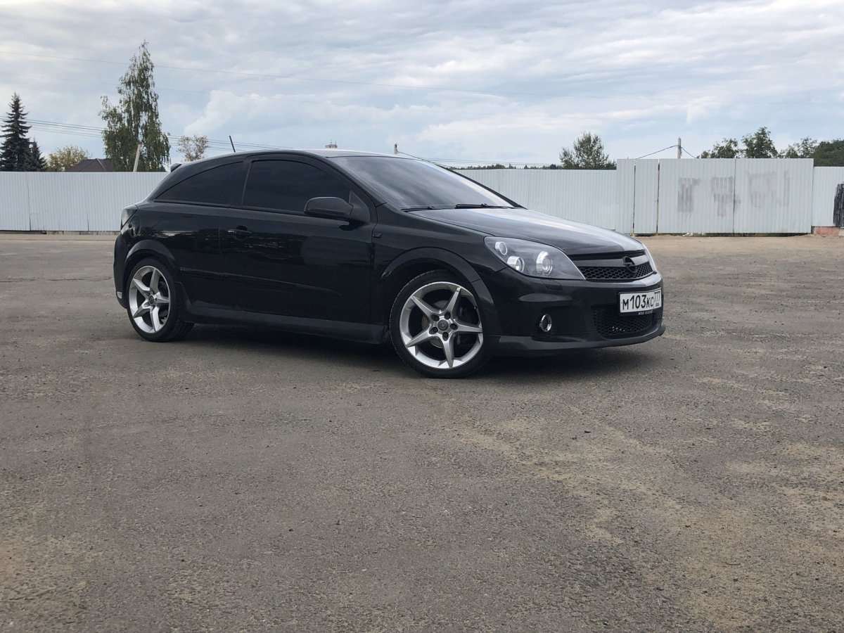 Opel Astra h GTC 2008 черная