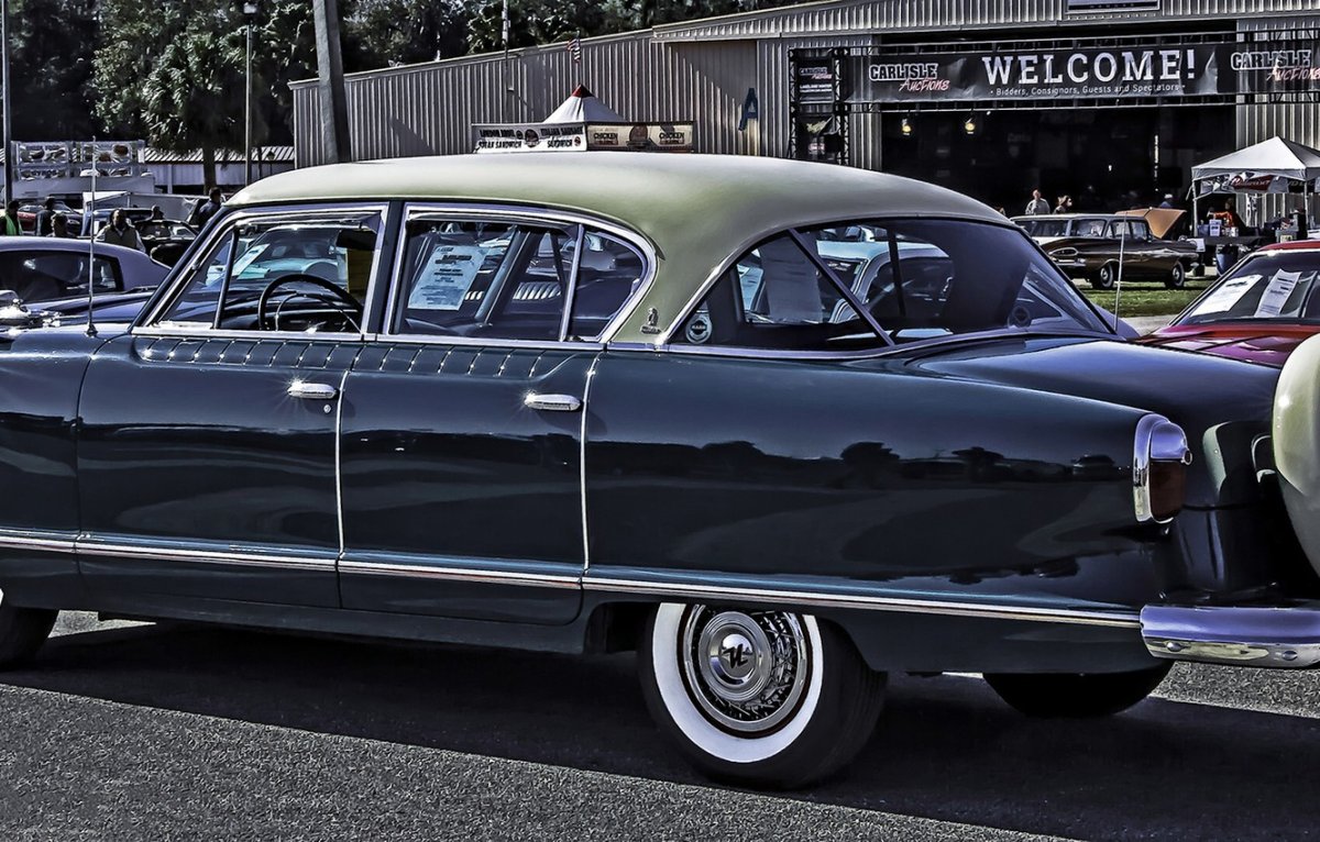 Nash Ambassador 1954