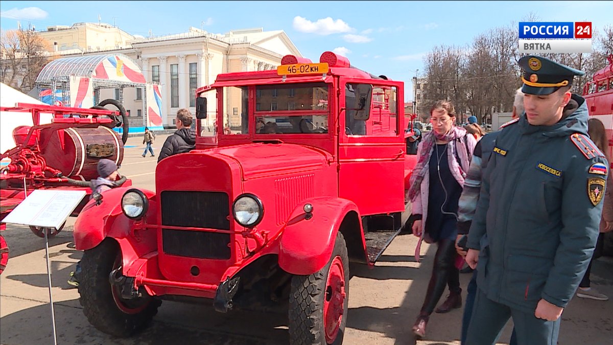 Пожарная машина на пожаре