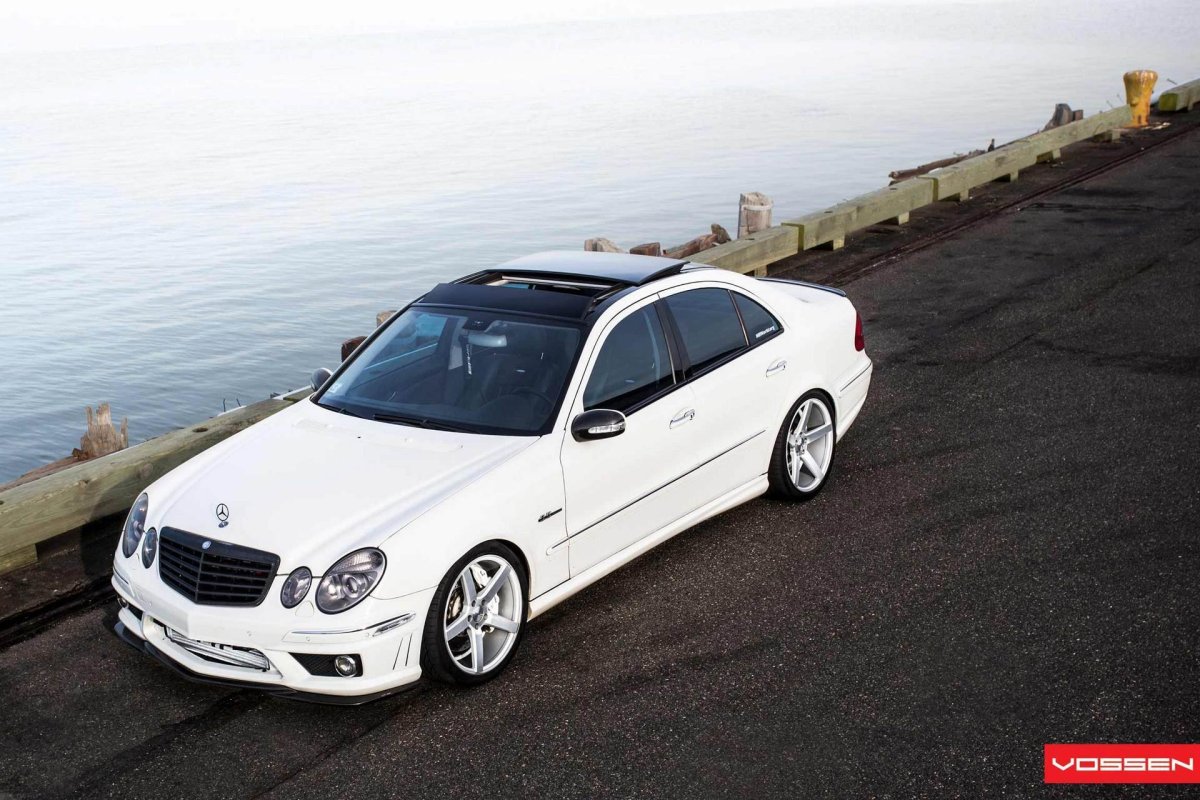 Mercedes Benz e class w211 White