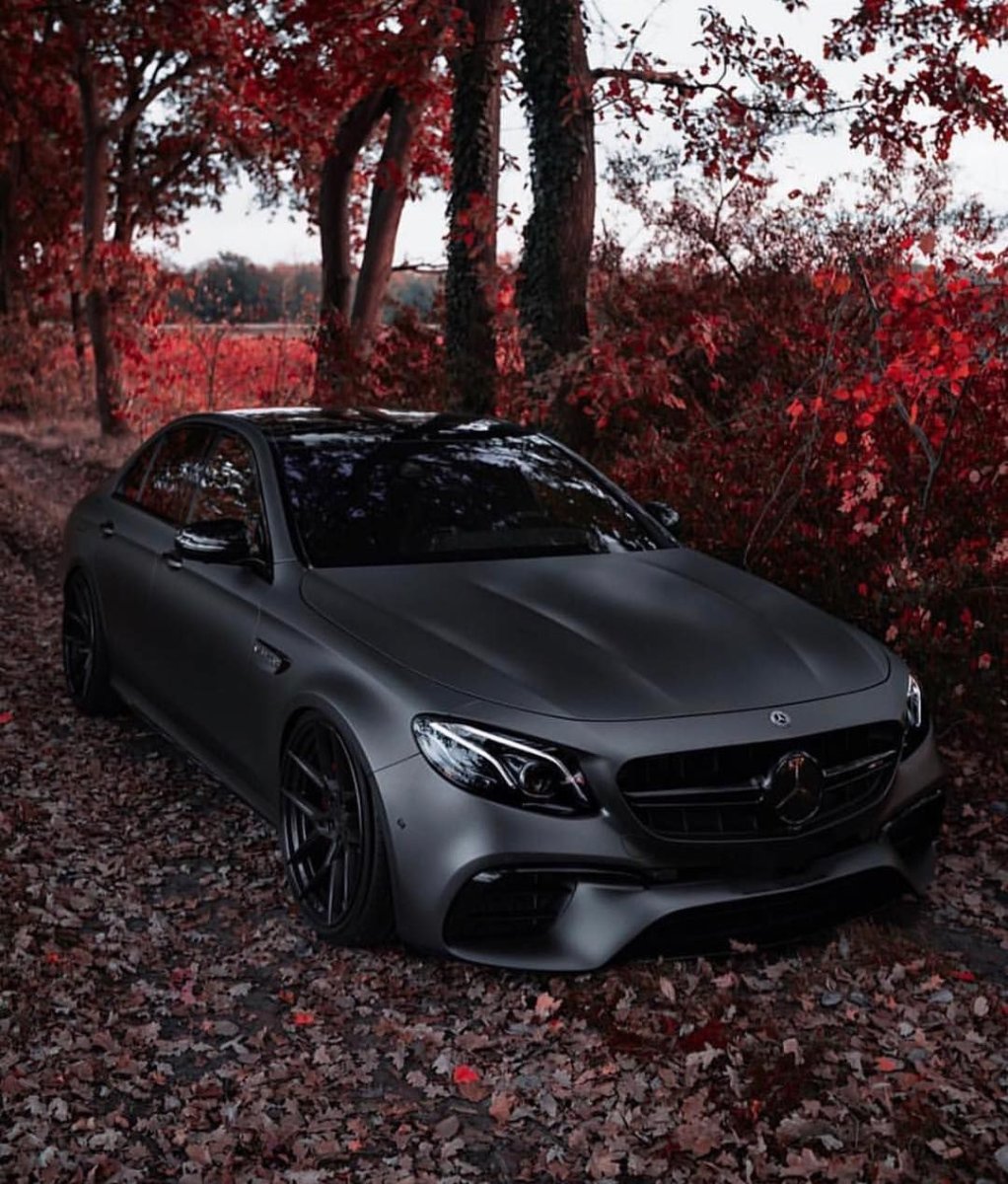 Мерседес-Бенц AMG 63 черный