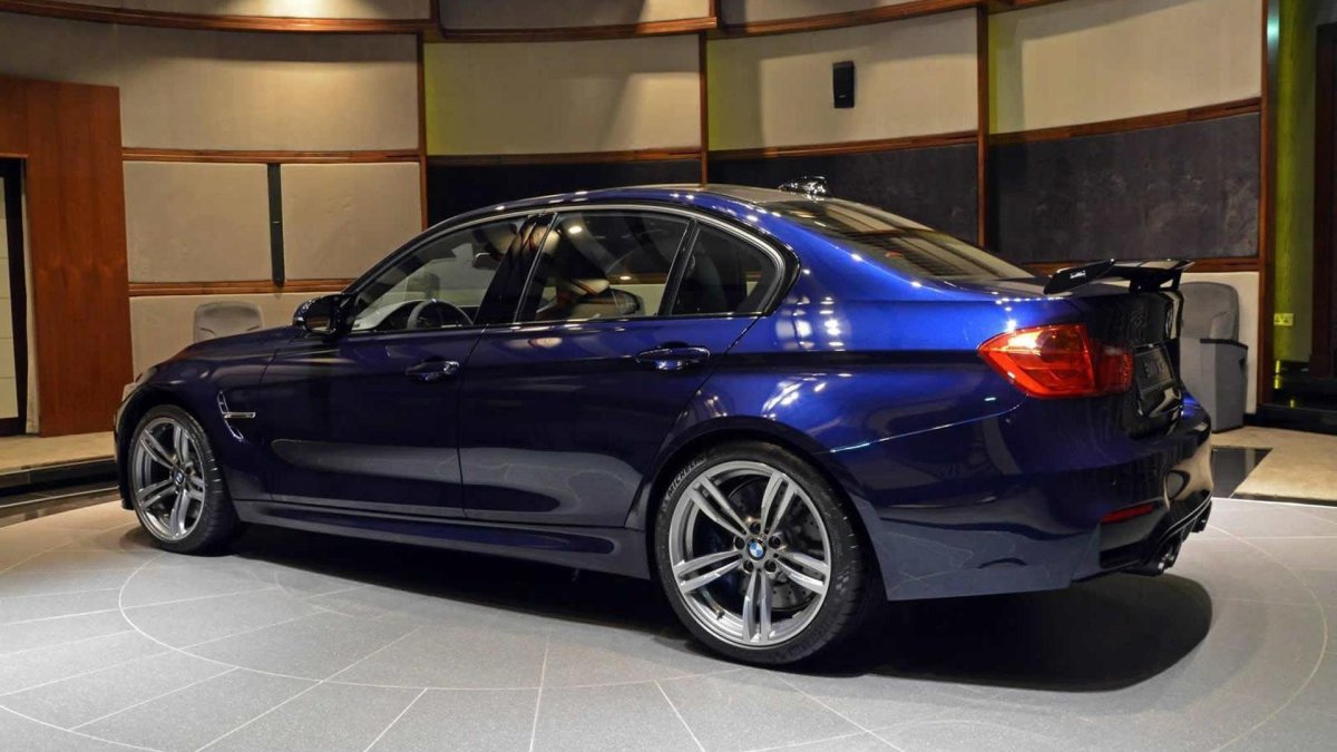 BMW f30 темно синяя