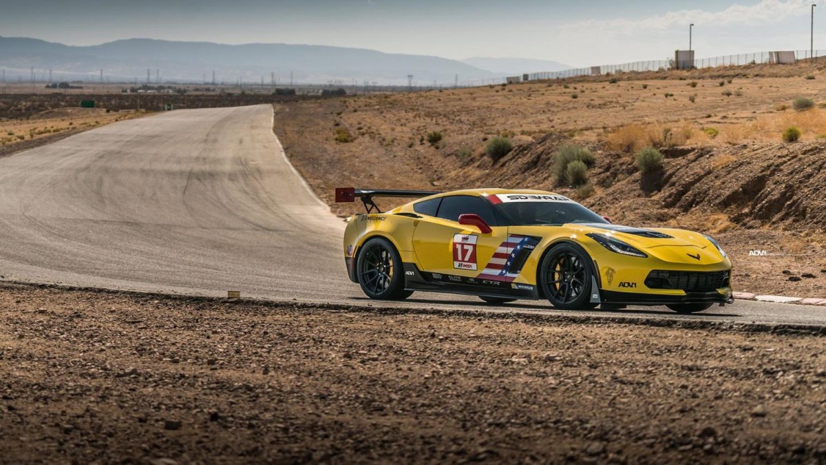 Chevrolet Corvette 2018 гоночный