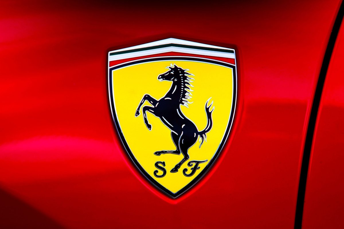 Поло с конем Ferrari