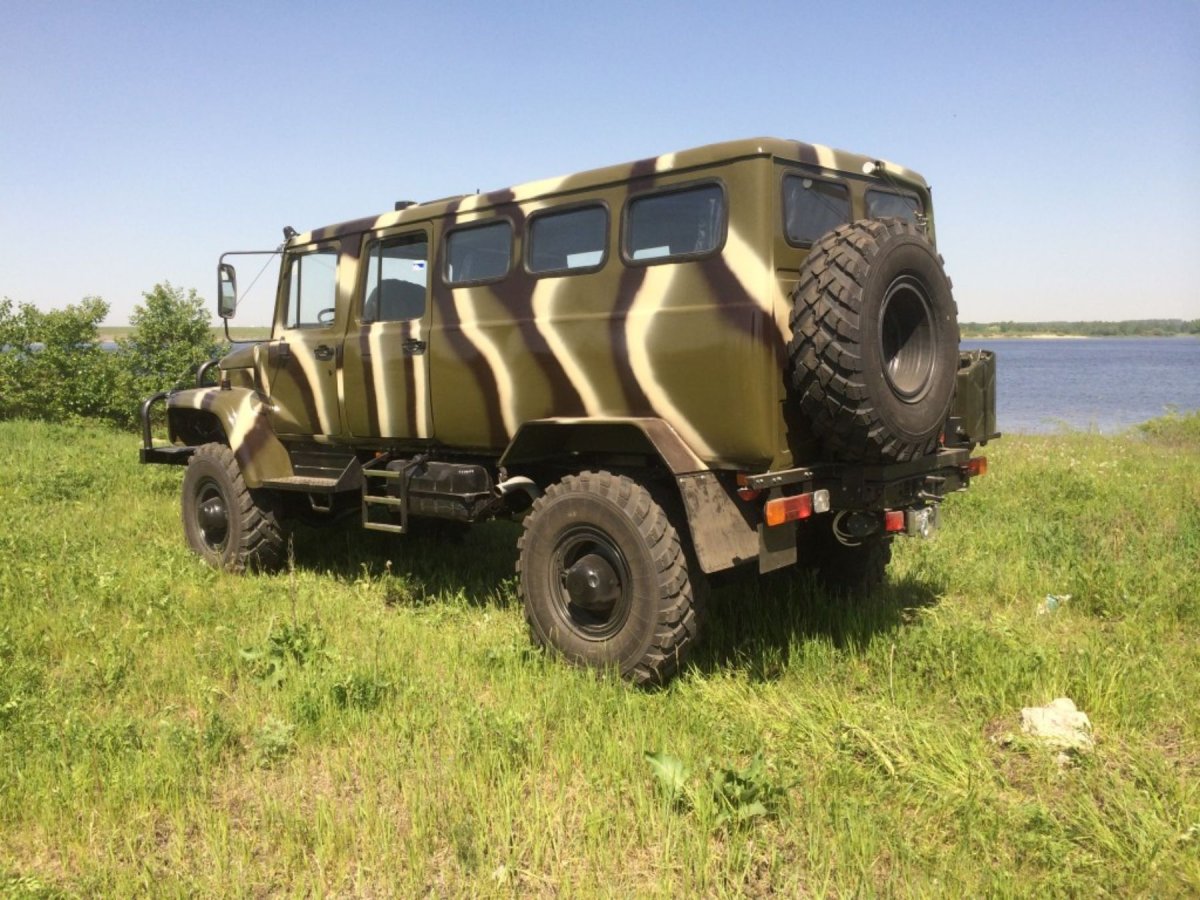 Экспериментальный автомобиль Вепрь Петербург
