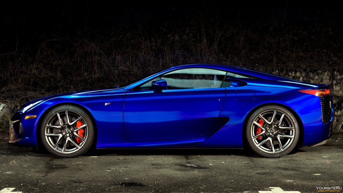 Lexus LFA сбоку синий