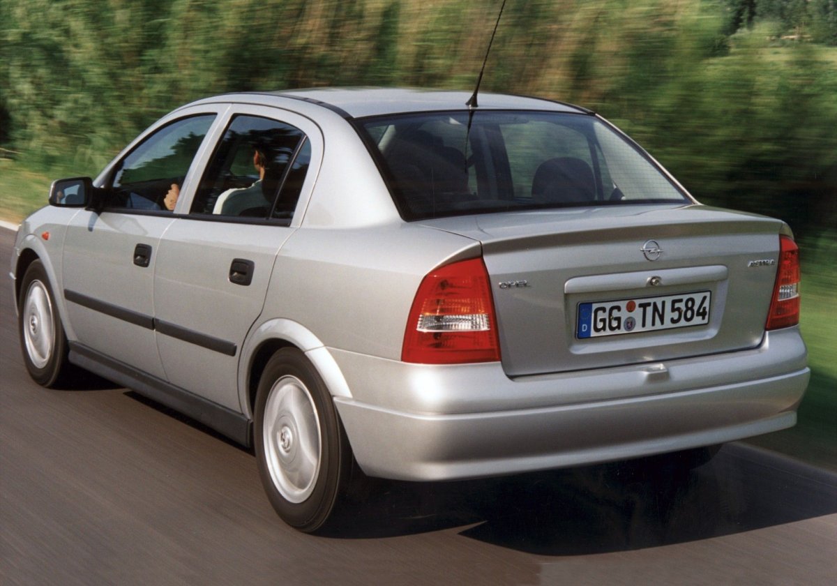 Opel Astra g 2004 седан
