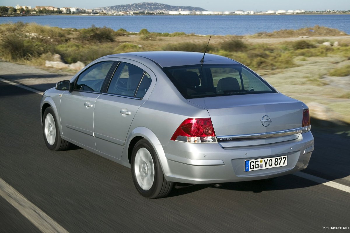 Opel Astra h sedan
