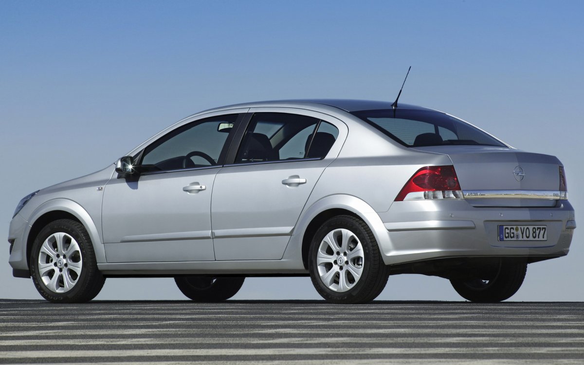 Opel Astra h 2005 седан