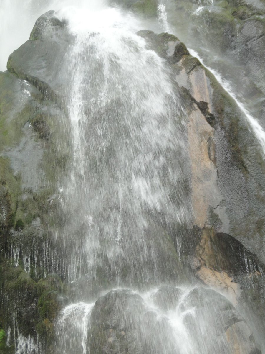 Водопады Абхазии зимой