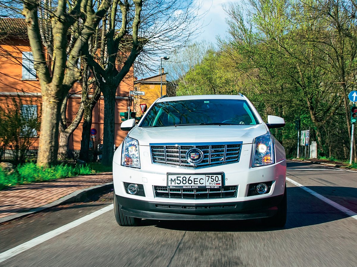 Cadillac SRX шильда Автотор