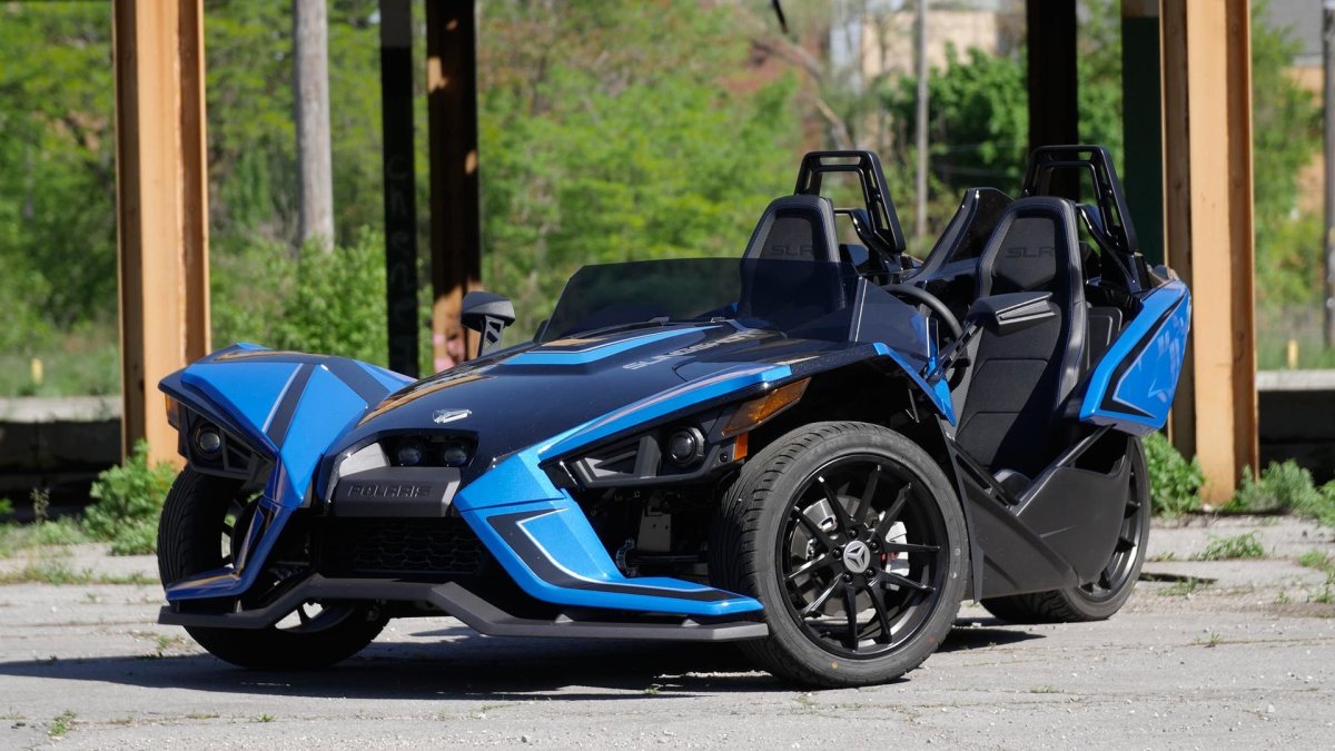 Машина Polaris Slingshot