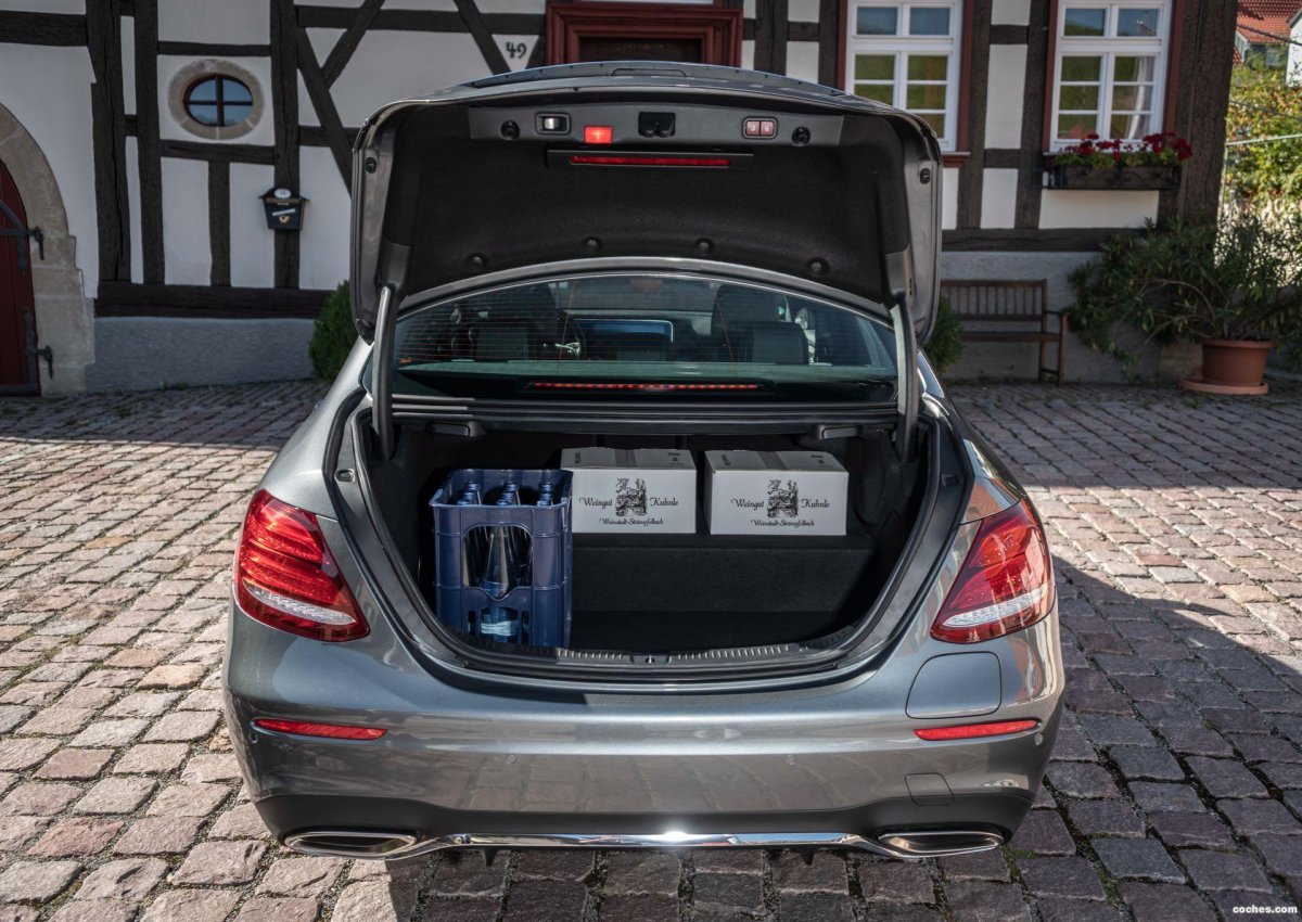Mercedes e class 213 Hybrid багажник