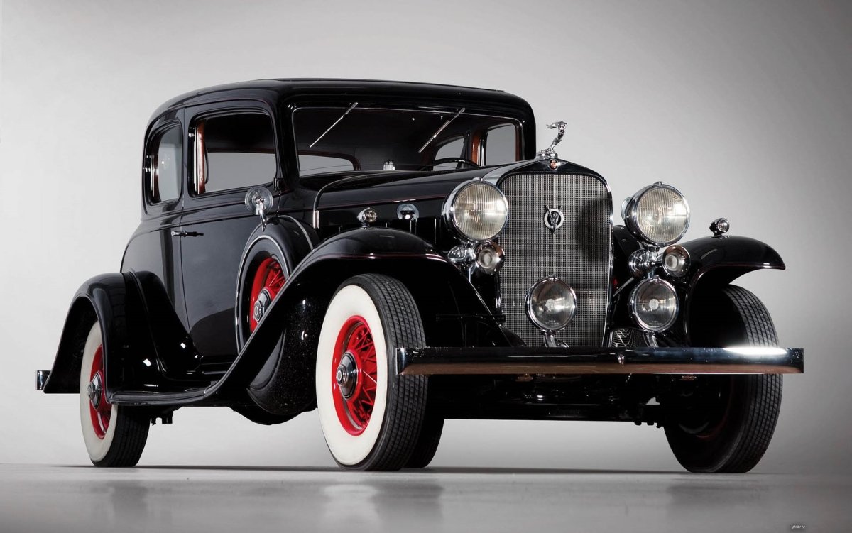 Cadillac v8 355 b Coupe by Fisher "1932