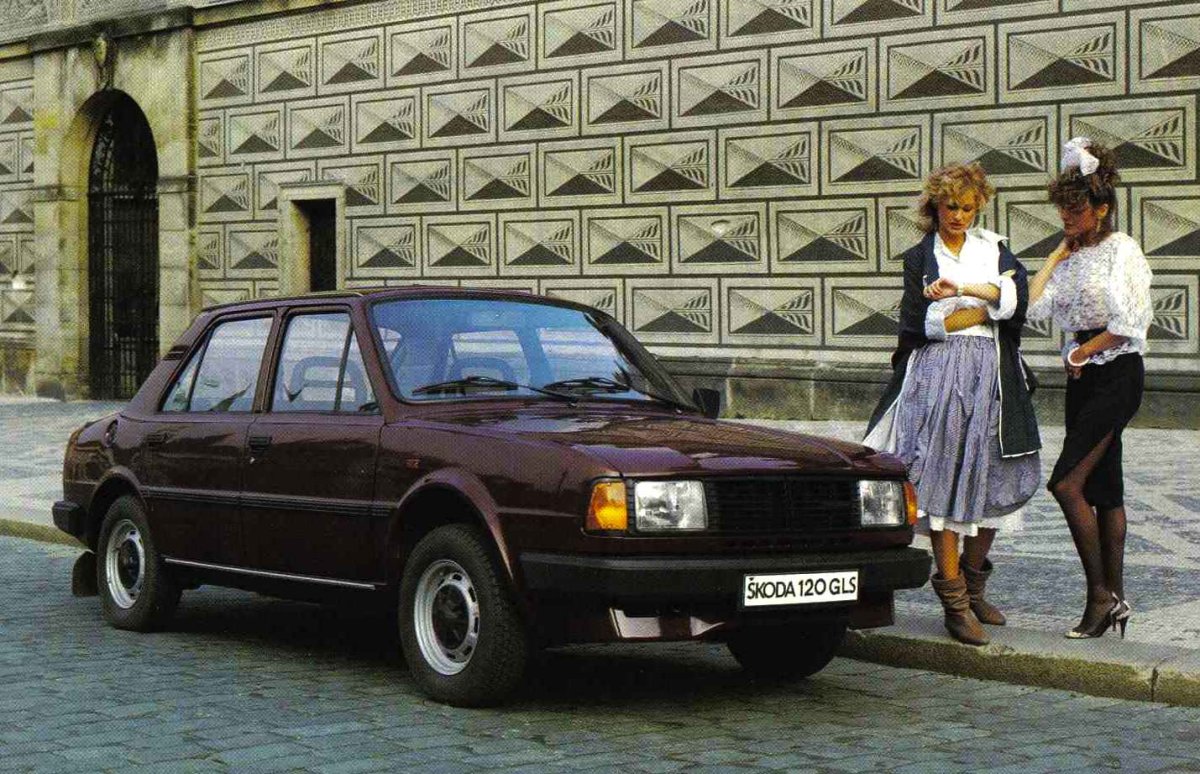 Skoda 120 GLS 1983 года.