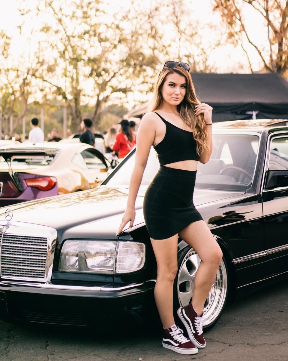 Mercedes-Benz w123 девушки