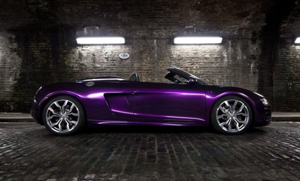 Темно фиолетовый авто