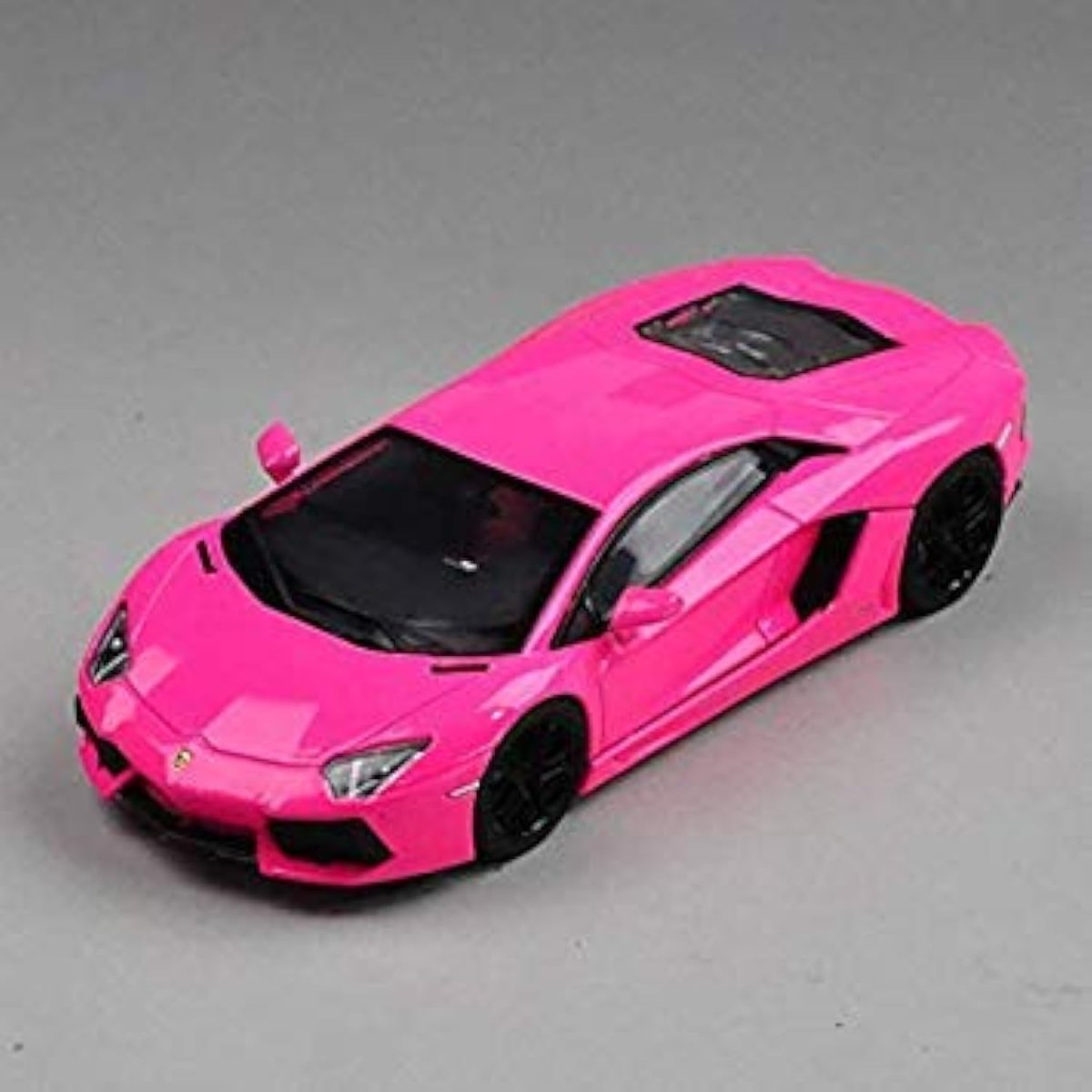 Розовая гоночная машина