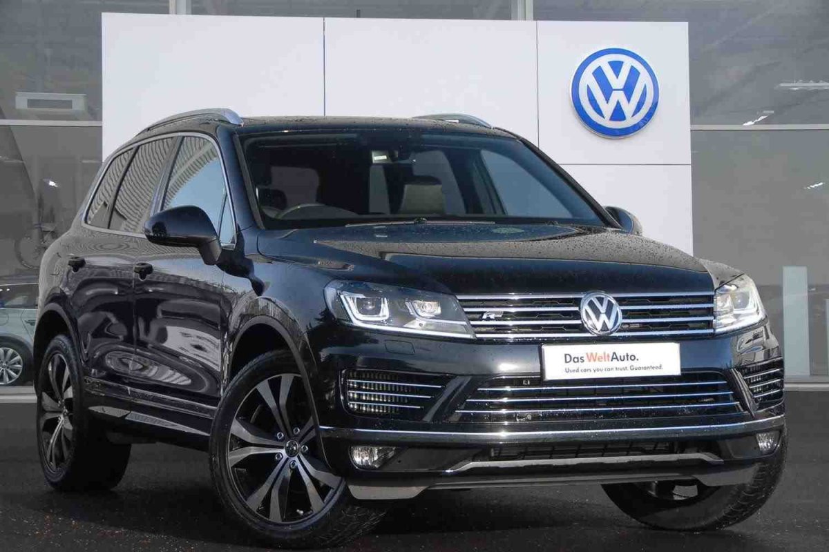 Volkswagen Touareg 2015 черный