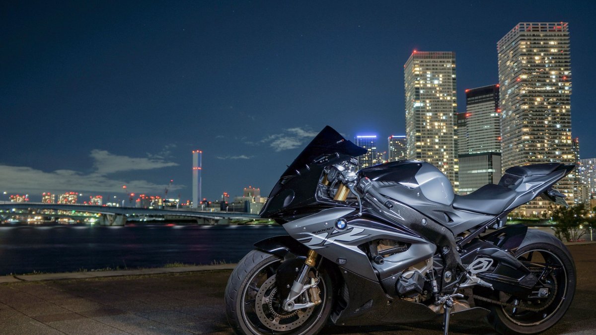 BMW s1000rr 1366x768